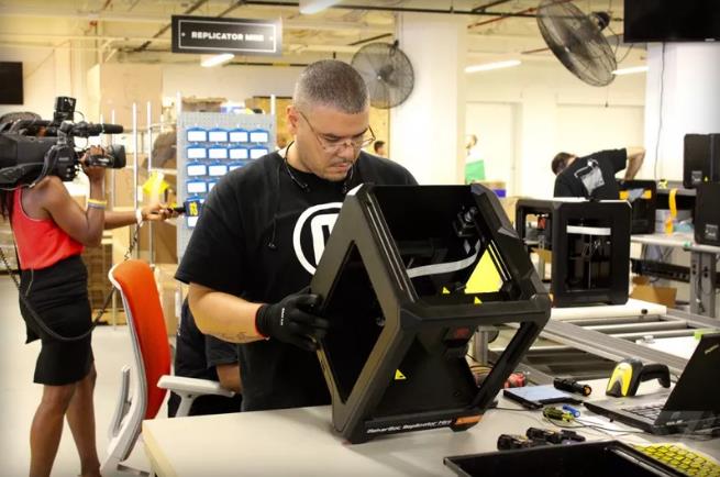 3D打印機制造巨頭MakerBot外包業務給捷普公司

3d打印機價格表,3d打印機多少錢一臺,3d打印機發展前景,3d打印機原理,3d打印技術,3d打印機品牌排名,3d打印機品牌,3d打印機用什么軟件,3d打印機視頻,3d打印機模型